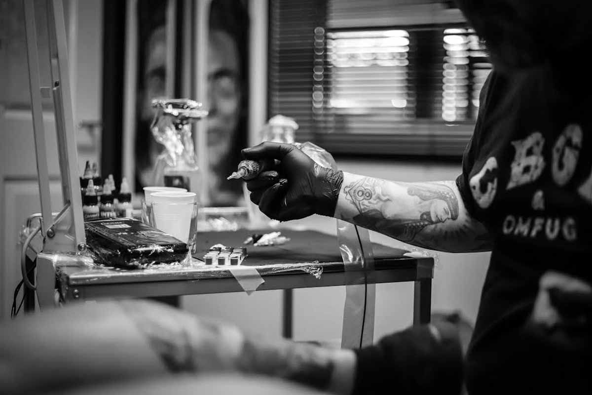 3 Signs It’s Time for Tattoo Removal 2 The Impact of Tattoo Fading and Blurring Over Time